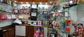 this is the image of customized gift centre where all type of gifts are placed .